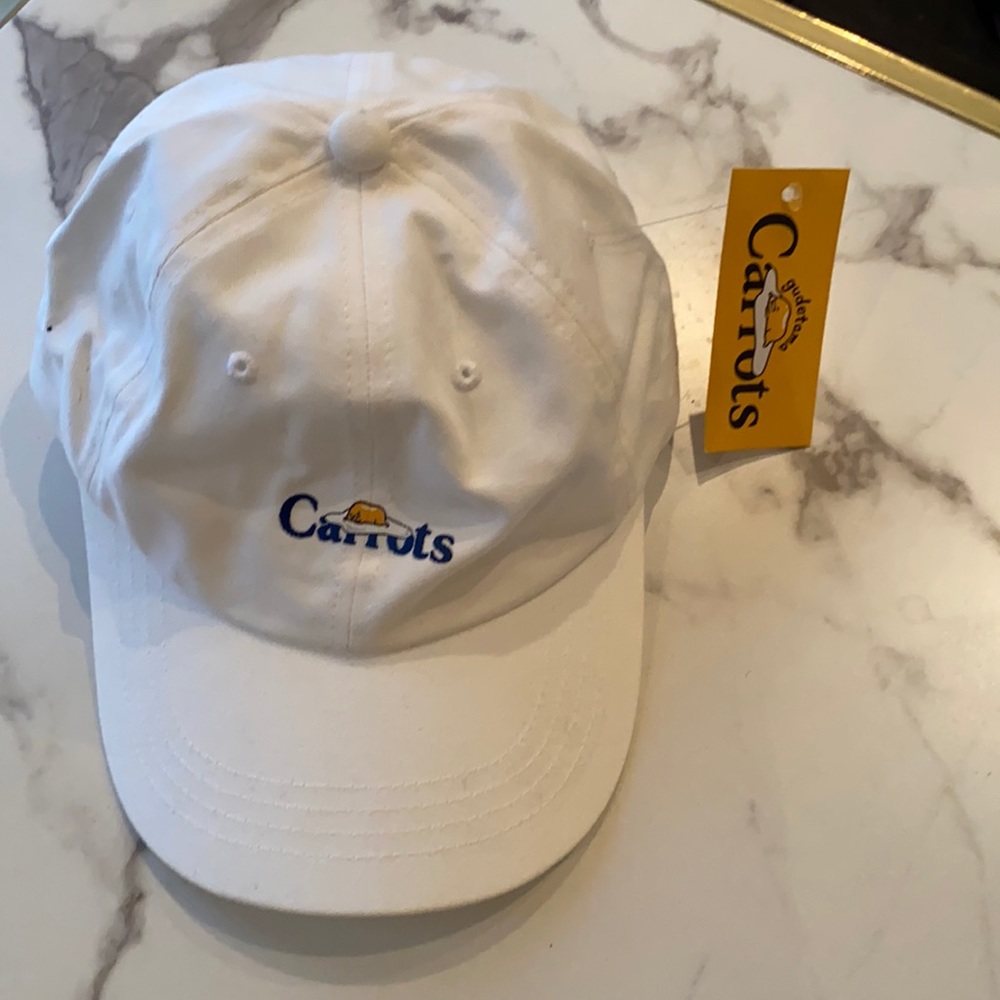 BNWT Gudetama x Carrots white baseball hat (adjustable size)